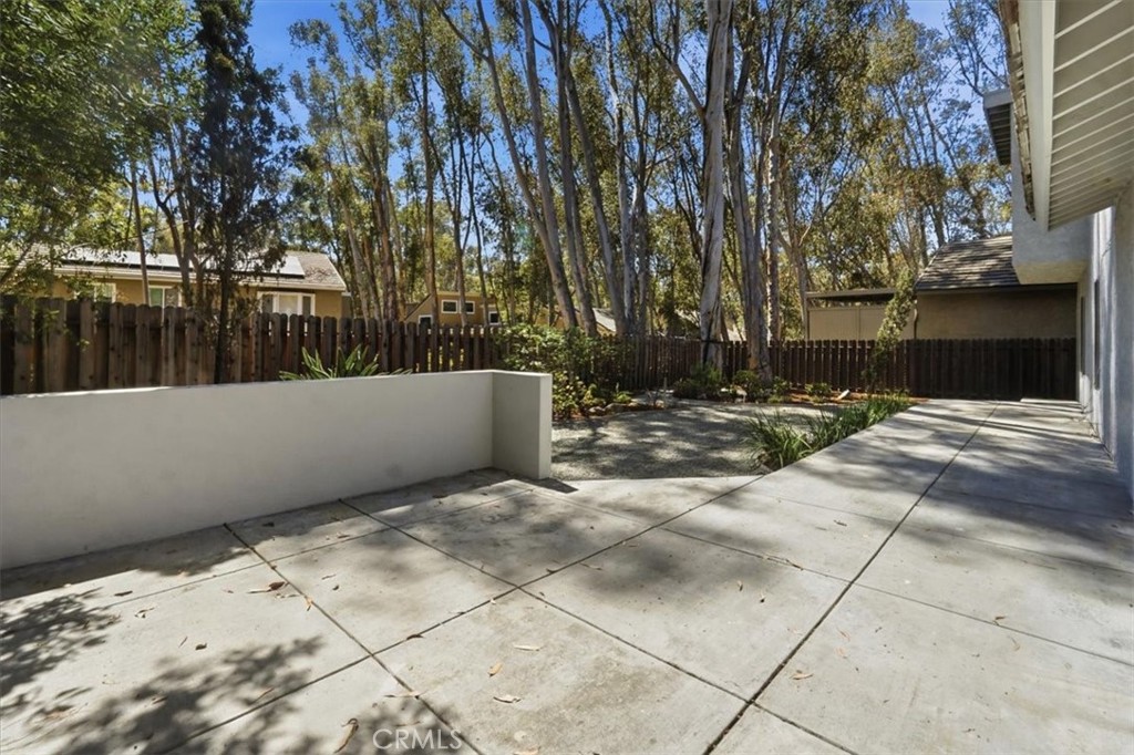 25045 Castlewood, Lake Forest CA 92630 - photo 38