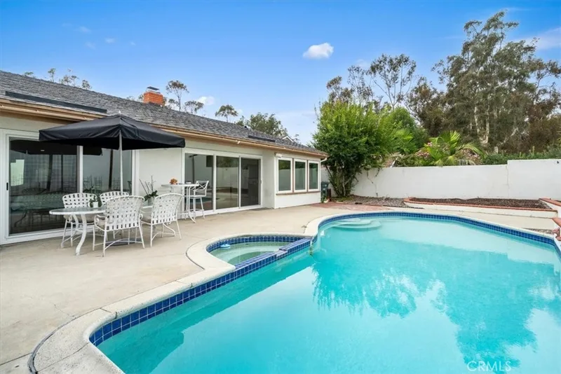 25121 Rivendell, Lake Forest, CA 92630