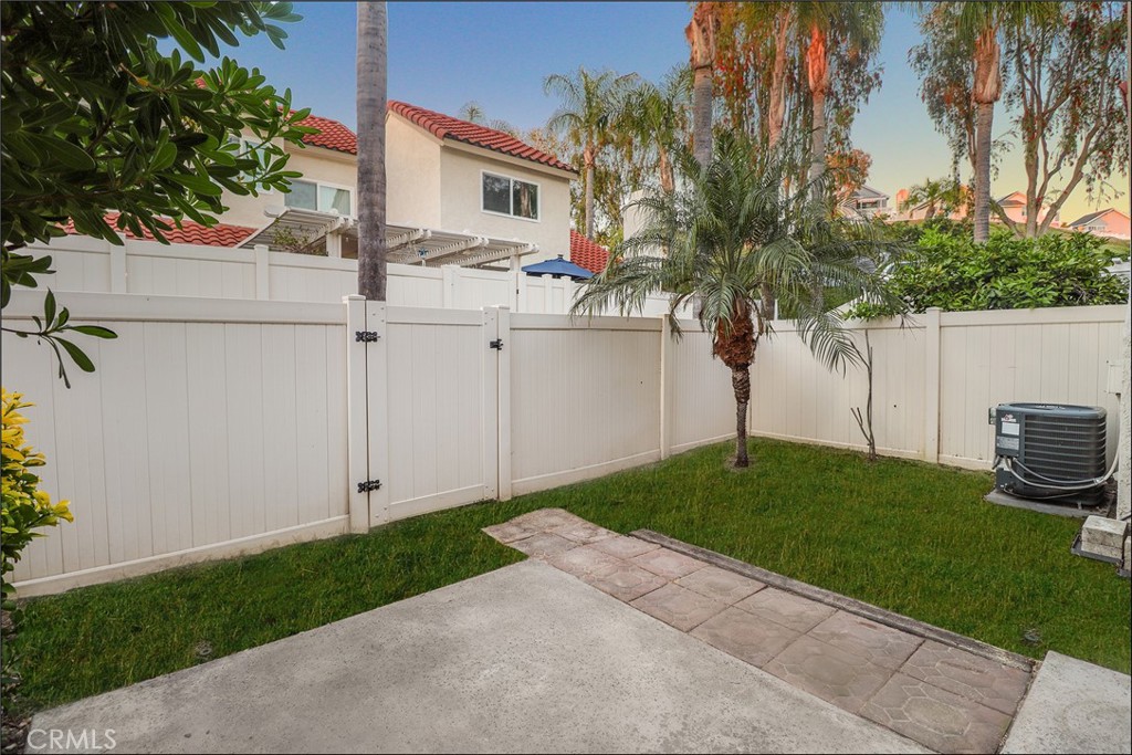 25231 Avenida Pacifica, Lake Forest CA 92630 - photo 4