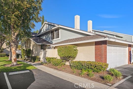 Corner property, facing greenbelt and trees - 25251 Baja Mar, Lake Forest CA 92630 - photo 1