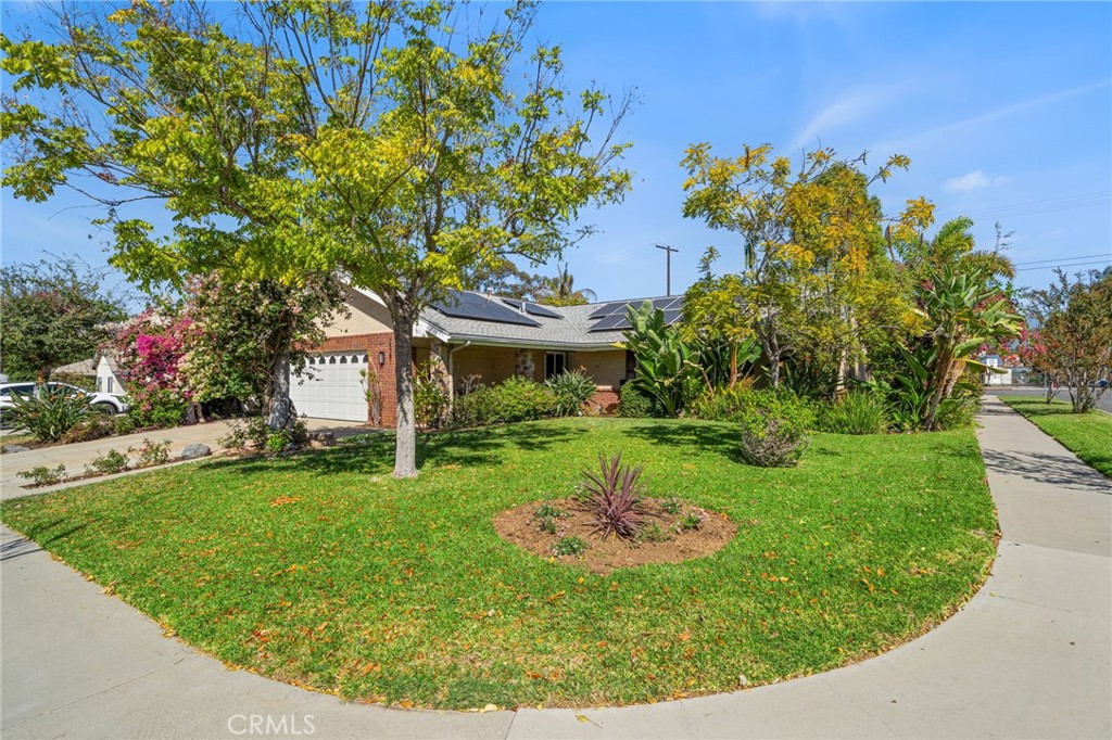 Corner lot! - 25281 Romera Place, Lake Forest CA 92630 - photo 2