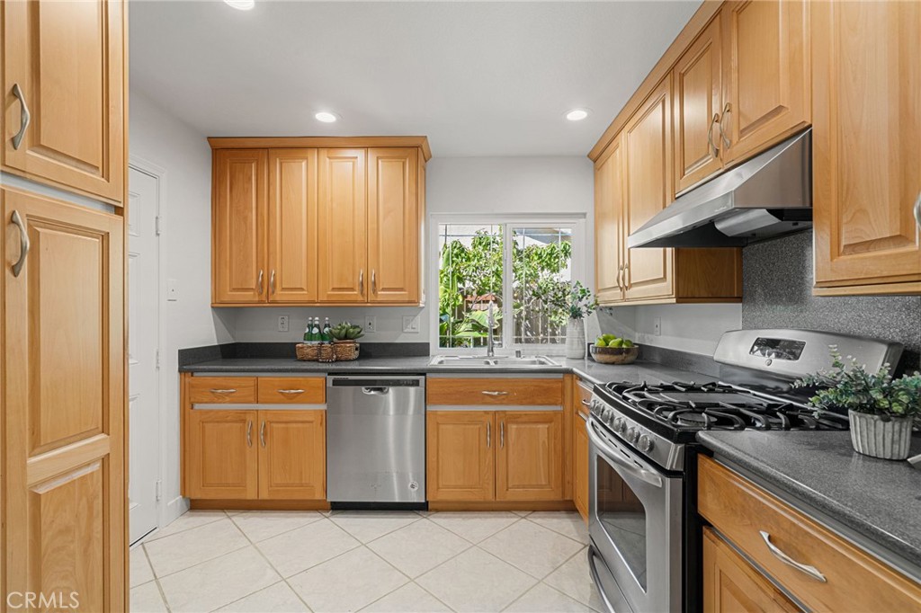 25281 Romera Place, Lake Forest CA 92630 - photo 6