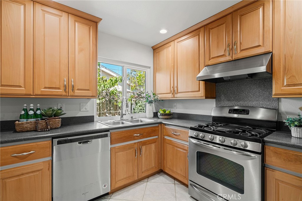 25281 Romera Place, Lake Forest CA 92630 - photo 8