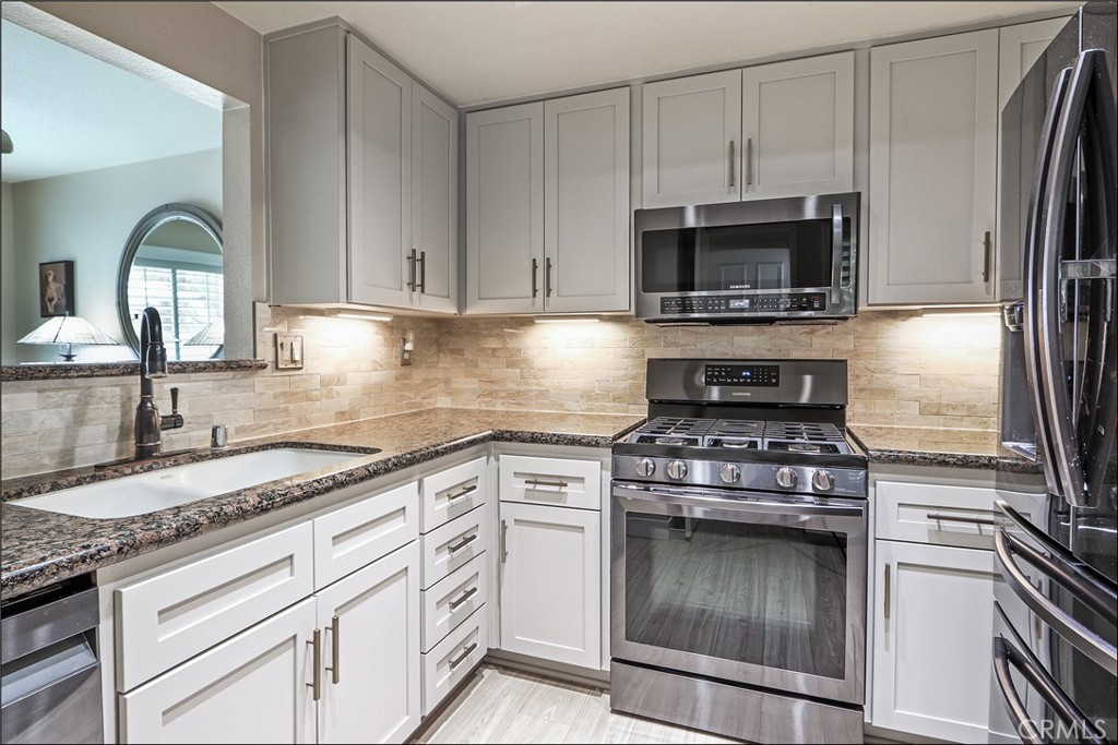 25462 Sonoma, Lake Forest CA 92630 - photo 2