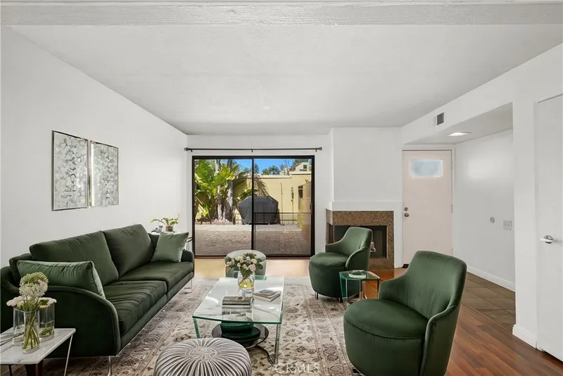 25712 Le Parc 21, Lake Forest, CA 92630