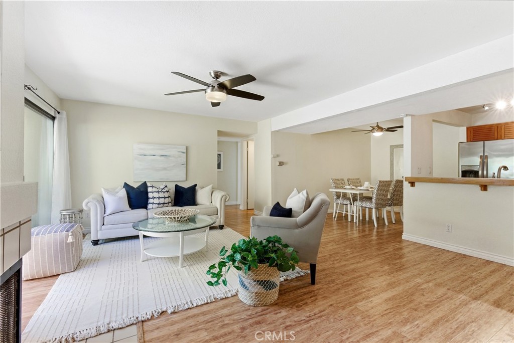 Great 2 bedroom, 2 Bath, 1st floor, end unit - 25712 Le Parc 7, Lake Forest CA 92630 - photo 1