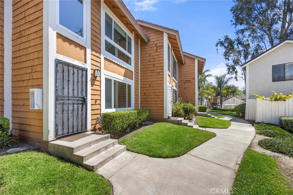 WELCOME HOME! - 25885 Trabuco 101, Lake Forest CA 92630 - photo 1