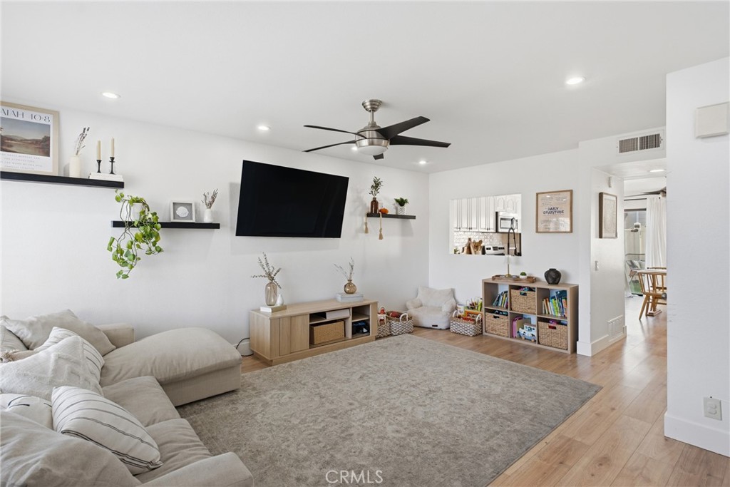 25885 Trabuco 266, Lake Forest CA 92630 - photo 2