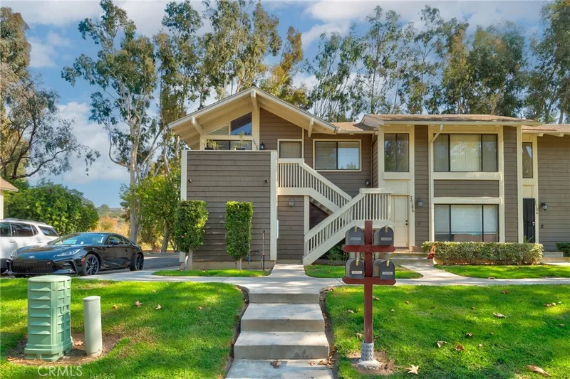 26188 Hillsford Place, Lake Forest
