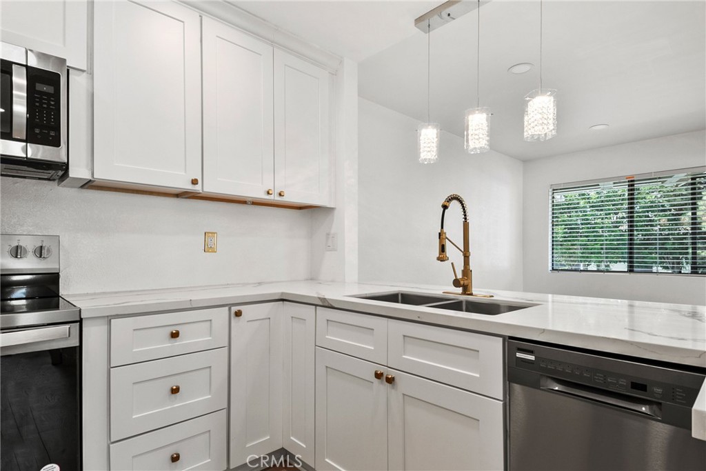 26188 Hillsford Place, Lake Forest CA 92630 - photo 10