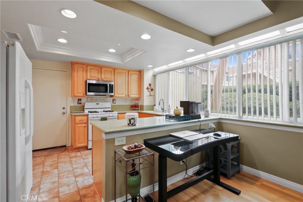26312 Loch Glen 76, Lake Forest CA 92630 - photo 6