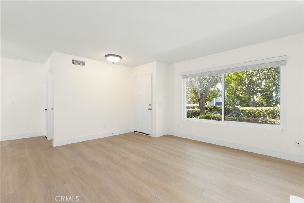 26337 W Grove Cir, Lake Forest CA 92630 - photo 4