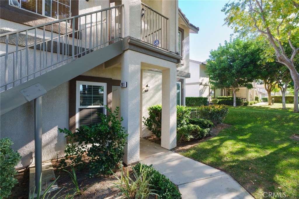 281 Chaumont, Lake Forest CA 92610 - photo 2