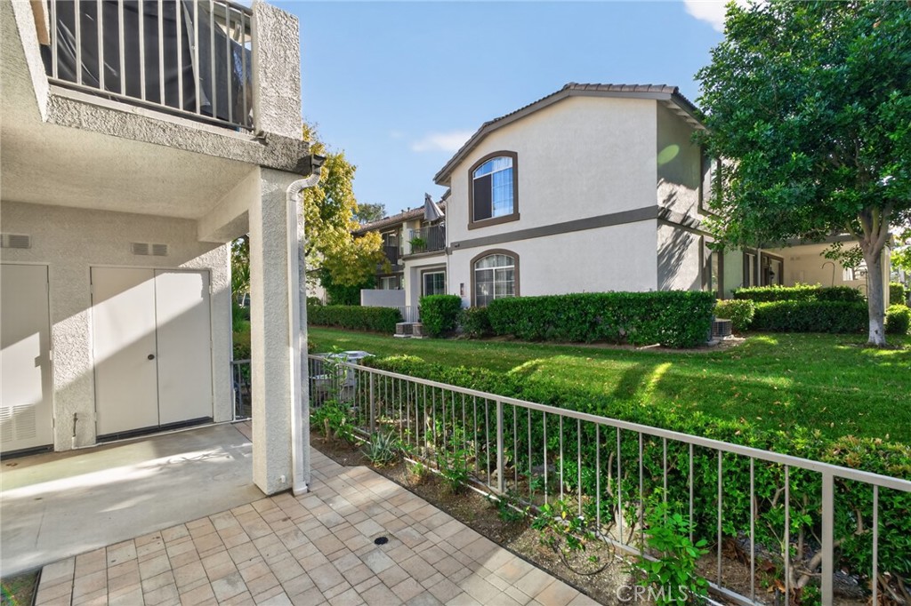 281 Chaumont, Lake Forest CA 92610 - photo 32