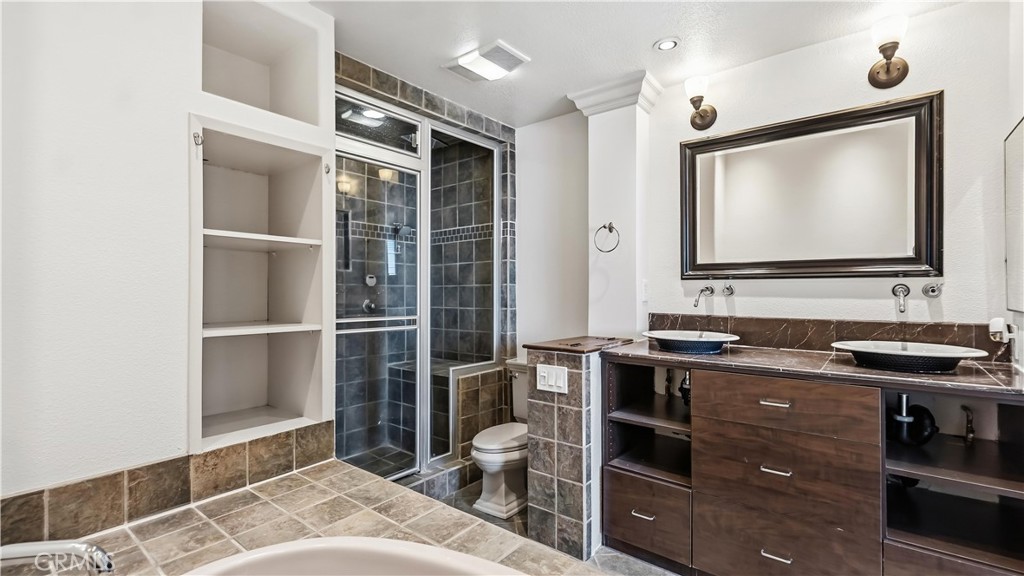 28564 Sorano, Lake Forest CA 92679 - photo 23