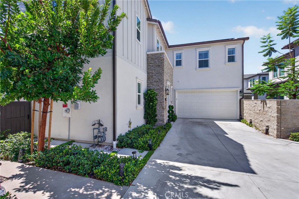 Front driveway - 291 Fremont, Lake Forest CA 92630 - photo 5
