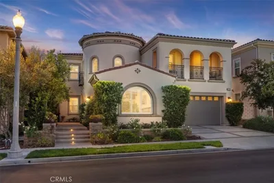 32 Hyacinth, Lake Forest
