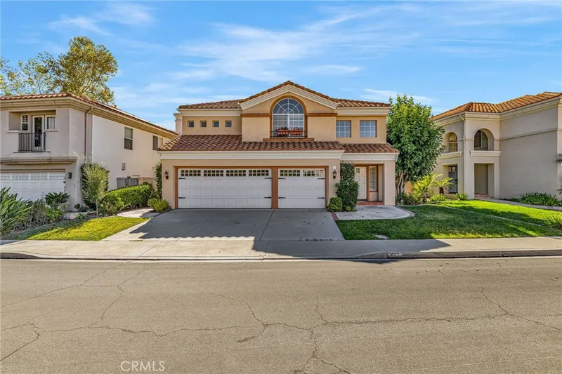 32 Salinas, Lake Forest, CA 92610