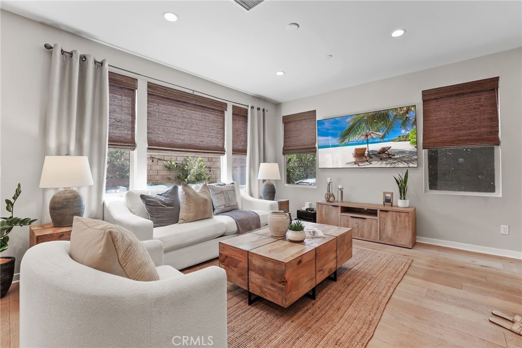 33 Fuchsia, Lake Forest CA 92630 - photo 3