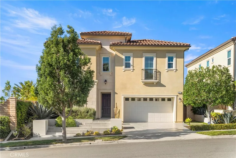 37 Caspian, Lake Forest