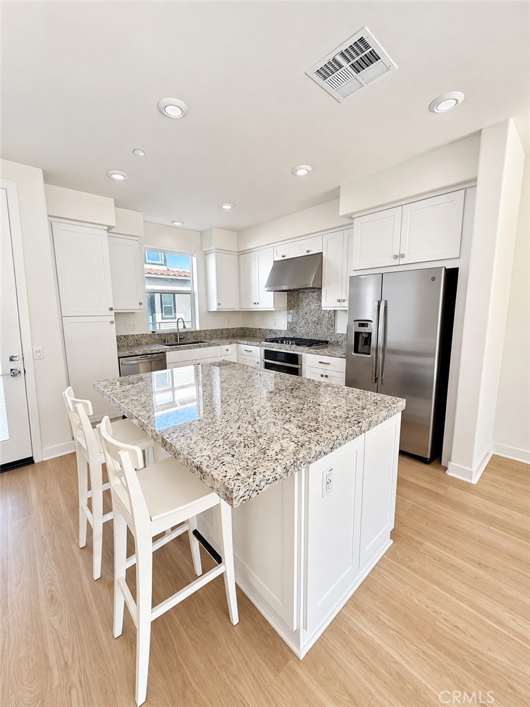 Kitchen - 383 Bellver, Lake Forest CA 92630 - photo 10
