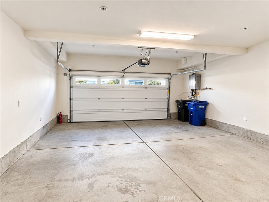 2 Car Garage - 383 Bellver, Lake Forest CA 92630 - photo 27