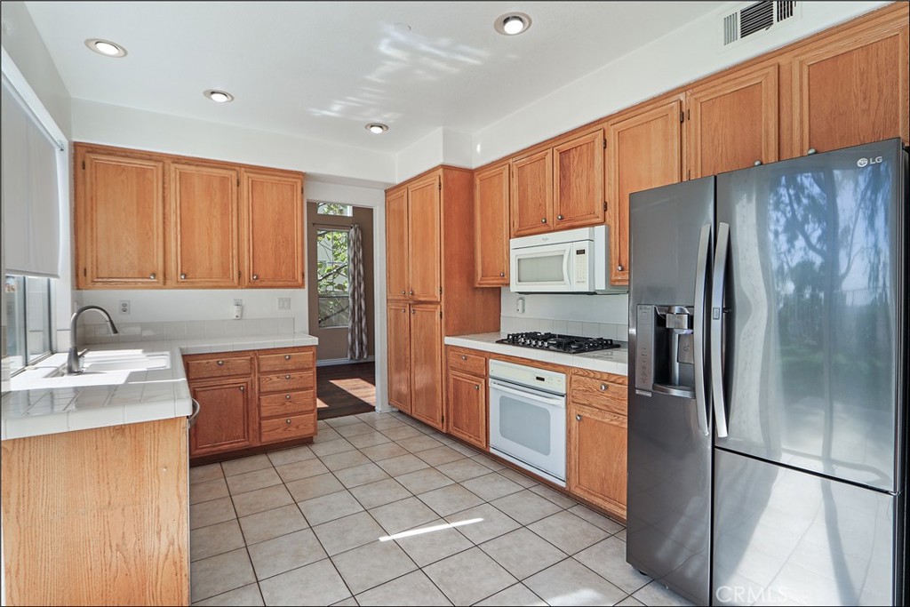 4 Toulon, Lake Forest CA 92610 - photo 8