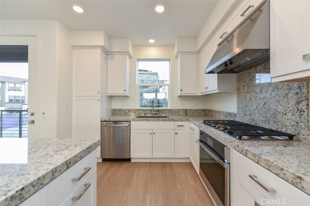 415 Palermo, Lake Forest CA 92630 - photo 5