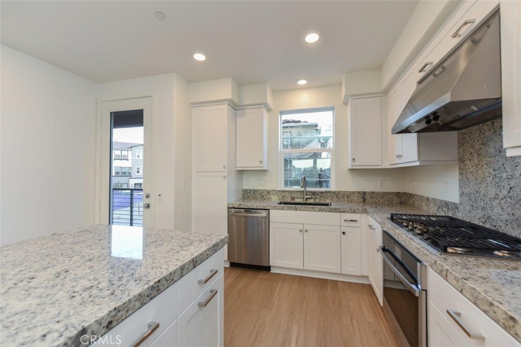 415 Palermo, Lake Forest CA 92630 - photo 6