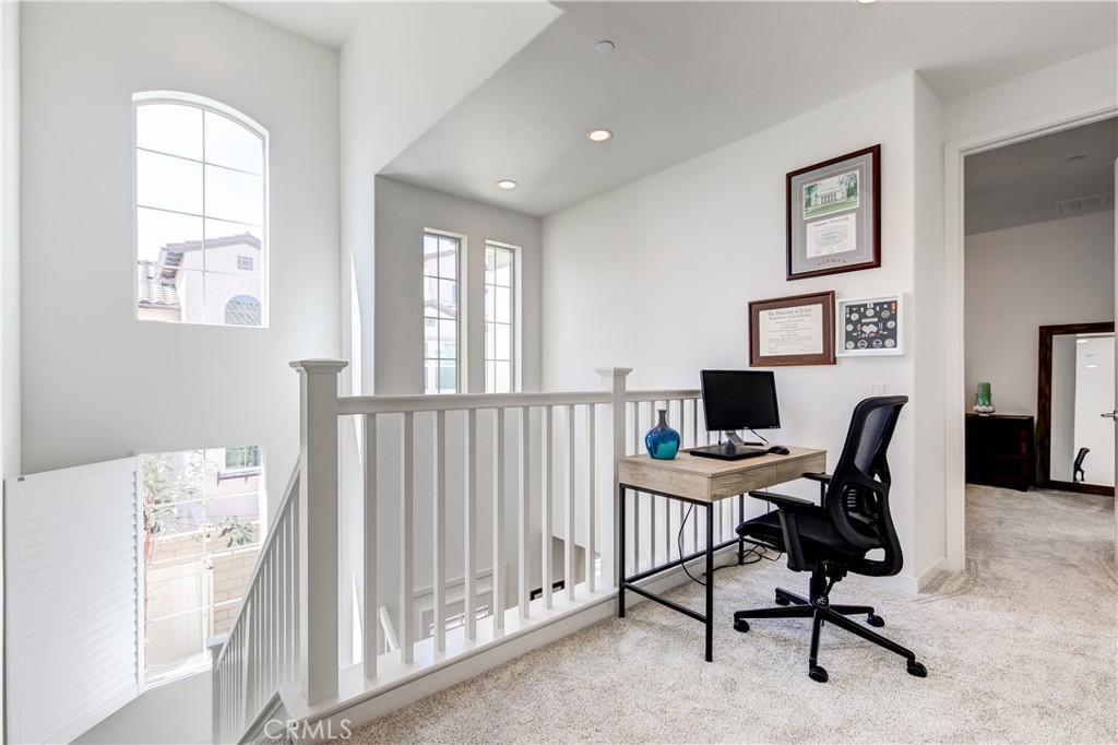 Large landing allows for an open office area. - 47 Prominence, Lake Forest CA 92630 - photo 8