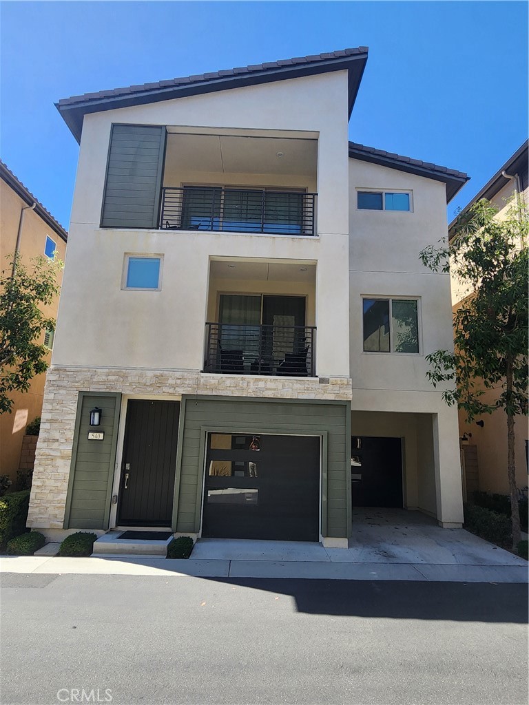 540 Catalonia, Lake Forest CA 92630 - photo 2