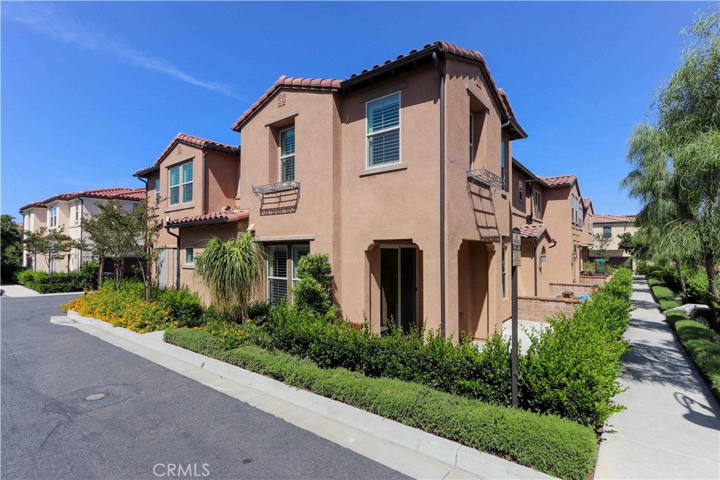 Corner unit - 55 Jasmine, Lake Forest CA 92630 - photo 1