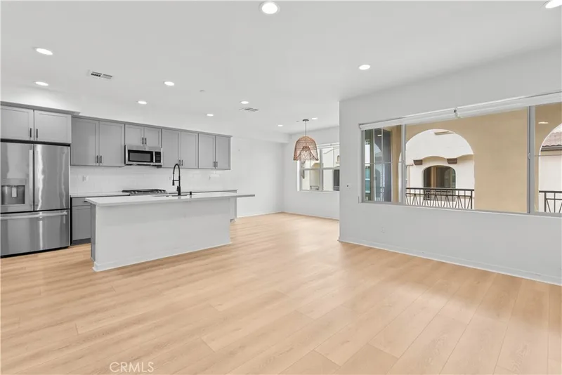 604 White Oaks, Lake Forest