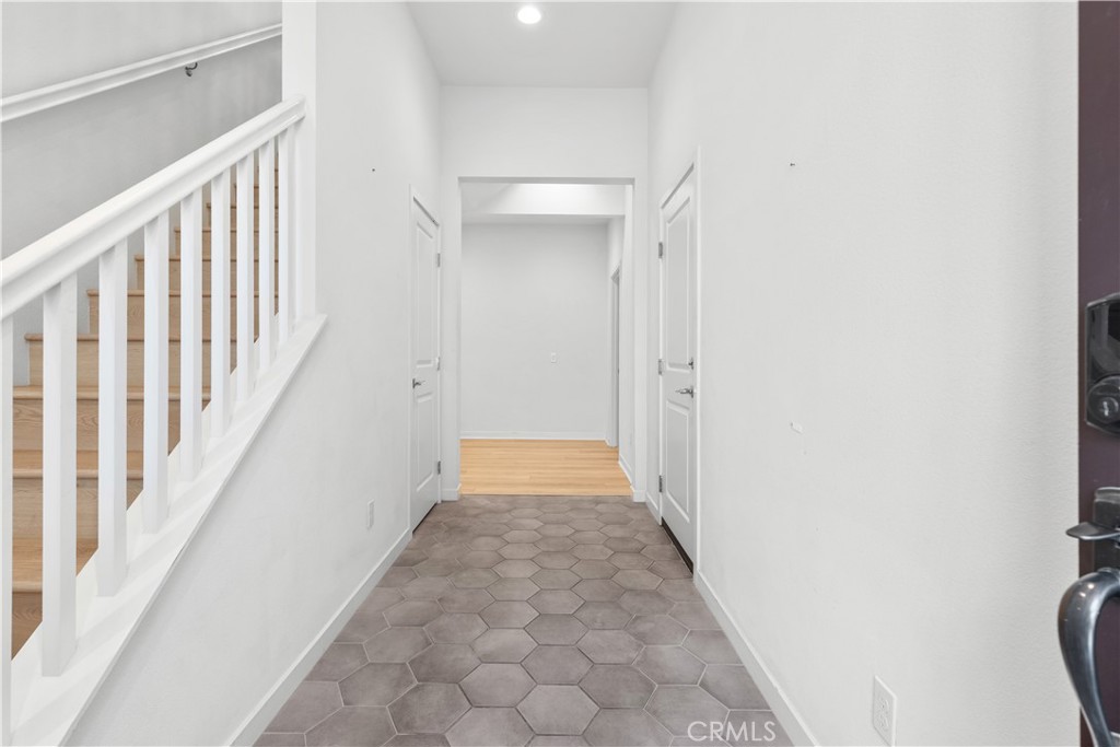 Entry 1st level - 604 White Oaks, Lake Forest CA 92610 - photo 3