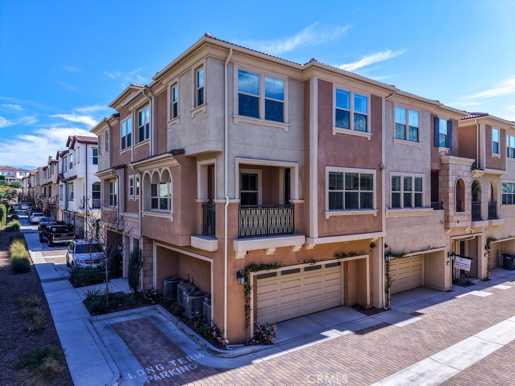 608 White Oaks, Lake Forest CA 92610 - photo 1