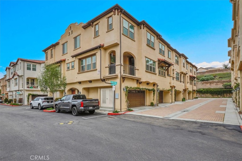 901 Sunset Rdg, Lake Forest CA 92610 - photo 1