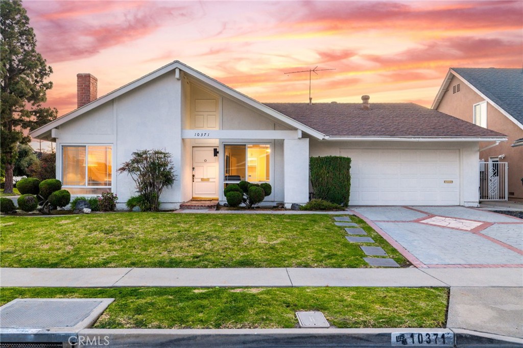 Welcome to 10371 Humbolt! - 10371 Humbolt Street, Los Alamitos CA 90720 - photo 1