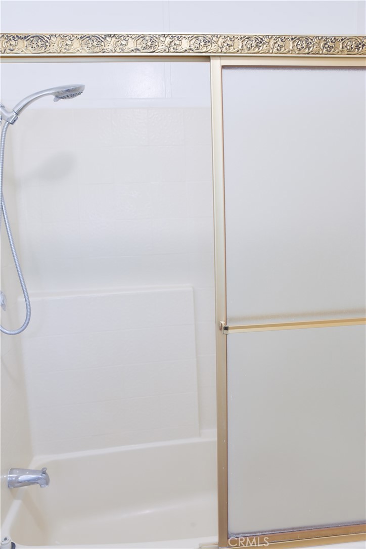Bathroom #2 - 10681 Oak 64, Los Alamitos CA 90720 - photo 26