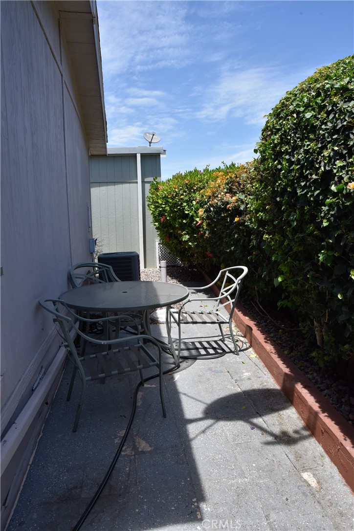 Patio - 10681 Oak 64, Los Alamitos CA 90720 - photo 33