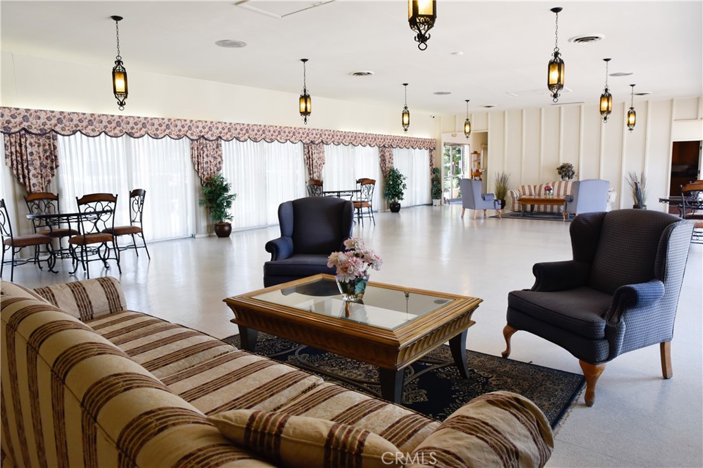 Community Lounge - 10681 Oak 64, Los Alamitos CA 90720 - photo 40