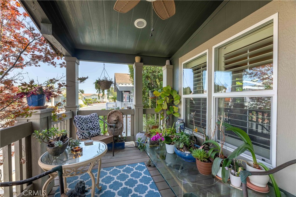 Relaxing front porch - 10681 Oak Street 106, Los Alamitos CA 90720 - photo 9
