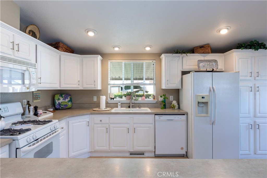 10681 Oak Street 106, Los Alamitos CA 90720 - photo 19