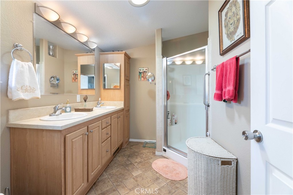 Master Bathroom - 10681 Oak Street 106, Los Alamitos CA 90720 - photo 30