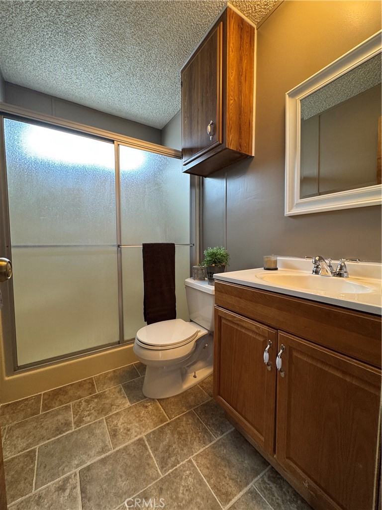 Guest Bathroom - 10681 Oak Street 58, Los Alamitos CA 90720 - photo 13