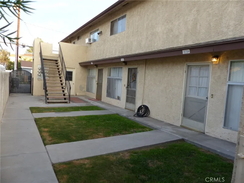 10708 WALNUT Street, Los Alamitos, CA 90720