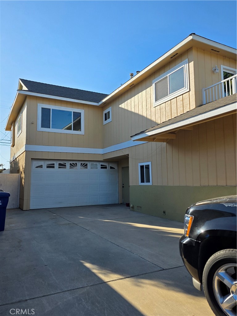 Side view of house - 11101 Essex Drive, Los Alamitos CA 90720 - photo 2