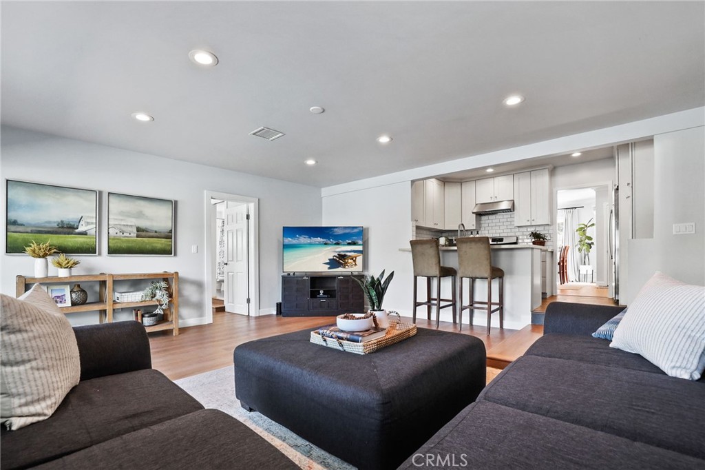 11182 Essex, Los Alamitos CA 90720 - photo 13