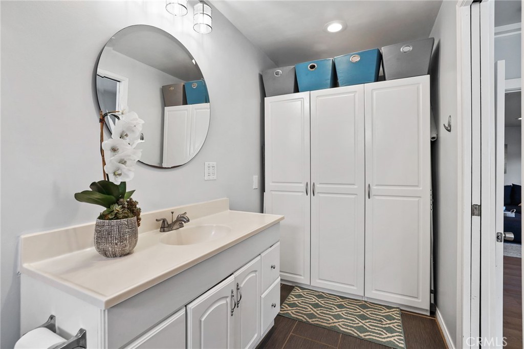 11182 Essex, Los Alamitos CA 90720 - photo 17