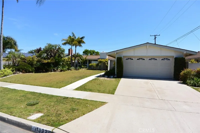11392 Wallingsford, Los Alamitos, CA 90720