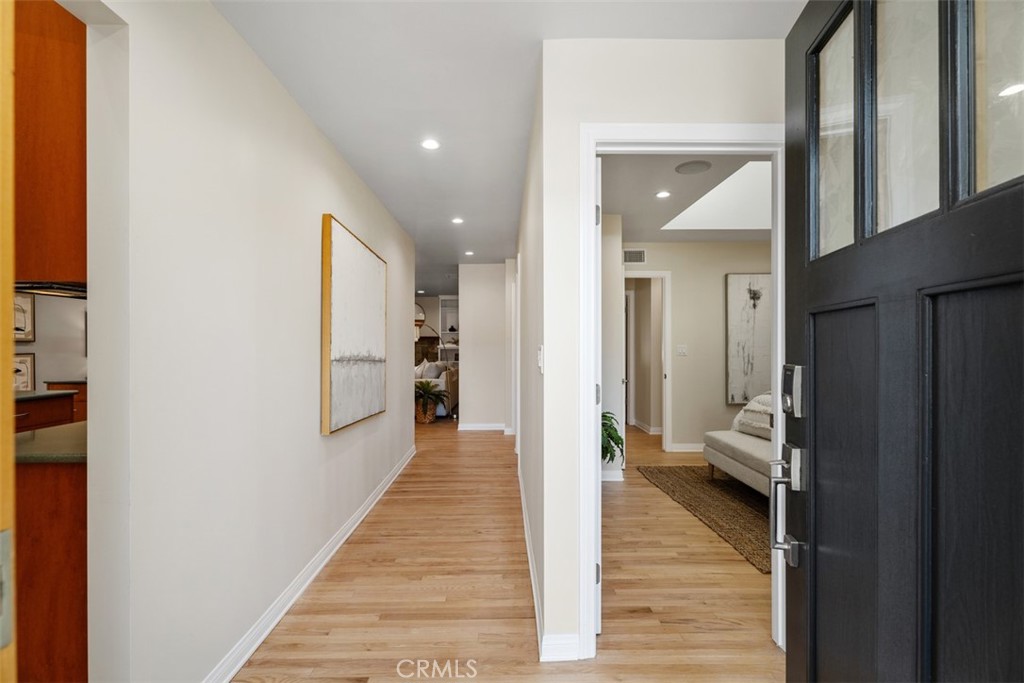 Entryway into the home. - 11772 Paseo Bonita, Los Alamitos CA 90720 - photo 6